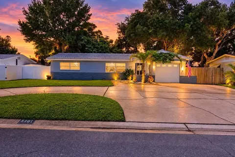 5701 6th Way S, Saint Petersburg, FL 33705