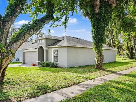 Exterior - 203 Maple St E, Davenport, FL 33837 photo 3 of 5