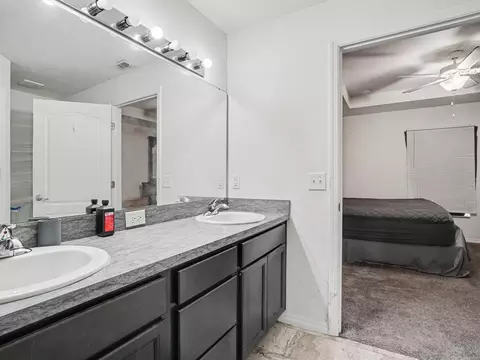Bath - 203 Maple St E, Davenport, FL 33837 photo 2 of 3