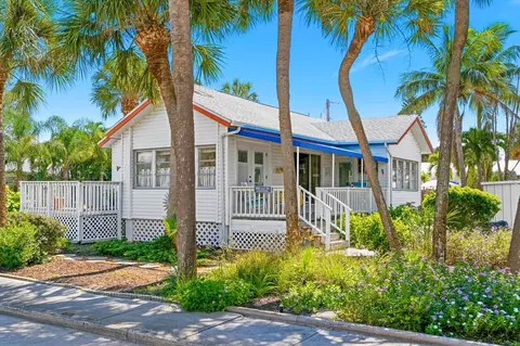 106 14th Ave, Saint Pete Beach, FL 33706
