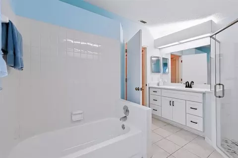 Bath - 4477 Gaston St, Spring Hill, FL 34607 photo 2 of 6