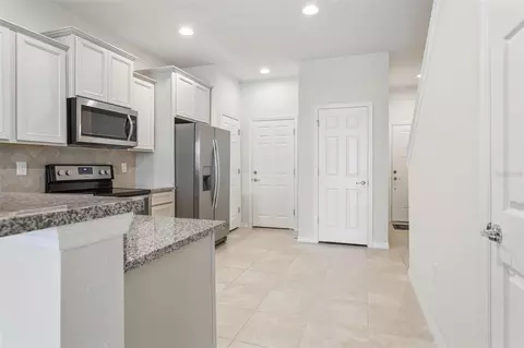 Entry Way - 9146 Hillcroft Dr, Riverview, FL 33578 photo 2 of 6