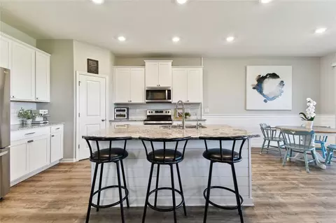 Kitchen - 10741 Charlotte Dr, Parrish, FL 34219 photo 9 of 9