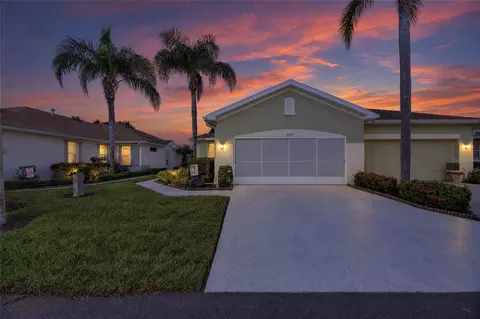 1229 Huntington Greens Dr #12, Sun City Center, FL 33573