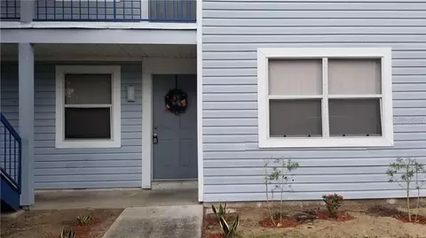 5052 Terrace Club Ln #101, Tampa, FL 33617
