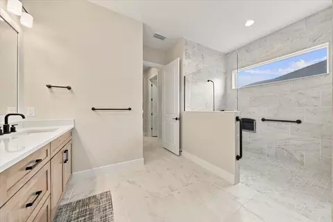 Bath - 12355 Stonegate Trl, Parrish, FL 34219 photo 3 of 6
