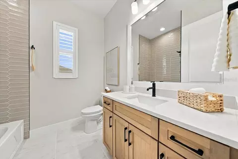 Bath - 12355 Stonegate Trl, Parrish, FL 34219 photo 6 of 6