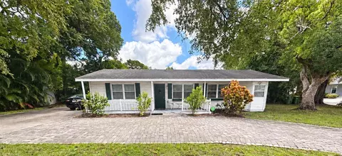 1323 S Shade Ave, Sarasota, FL 34239