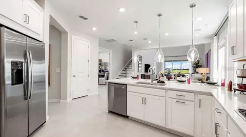 Kitchen - 13514 Rowhouse Ct, Parrish, FL 34219 photo 3 of 4