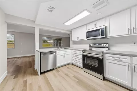 Kitchen - 7345 Apache Trl, Spring Hill, FL 34606 photo 1 of 2
