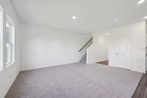 Living - 10526 Curving Crk, Parrish, FL 34219 photo 4 of 9