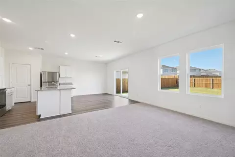 Living - 10526 Curving Crk, Parrish, FL 34219 photo 2 of 9