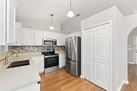 Kitchen - 1206 Stonewater Cir, Ocoee, FL 34761 photo 2 of 3