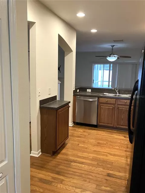 Kitchen - 12337 Foxmoor Peak Dr, Riverview, FL 33579 photo 6 of 8