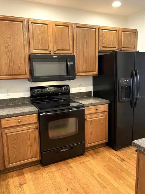 Kitchen - 12337 Foxmoor Peak Dr, Riverview, FL 33579 photo 4 of 8