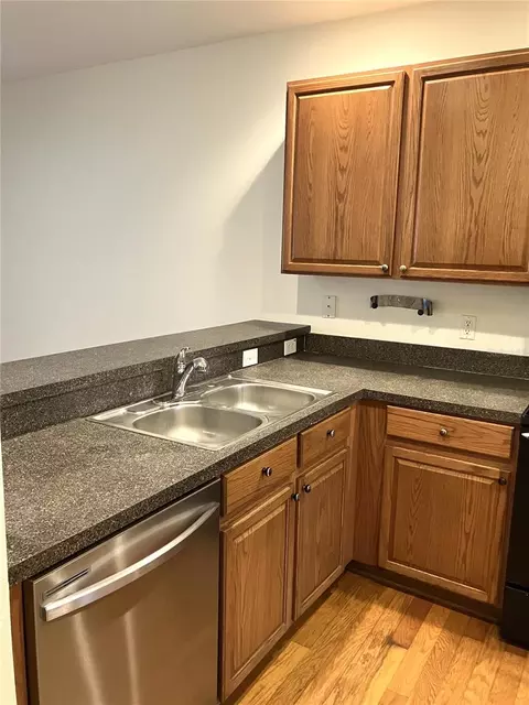 Kitchen - 12337 Foxmoor Peak Dr, Riverview, FL 33579 photo 5 of 8