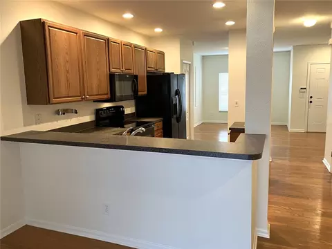 Kitchen - 12337 Foxmoor Peak Dr, Riverview, FL 33579 photo 7 of 8