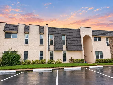 211 Fernwood Cir #211, Seminole, FL 33777