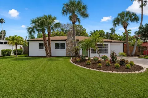 108 5th St, Belleair Beach, FL 33786