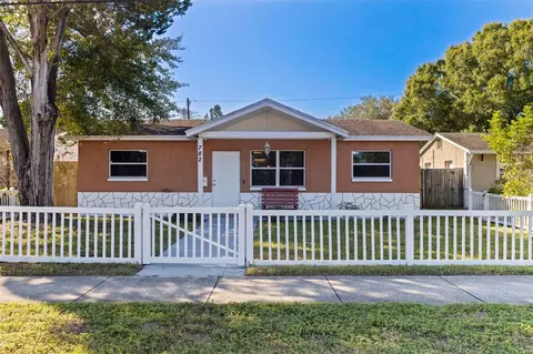 782 62nd Ave N, Saint Petersburg, FL 33702