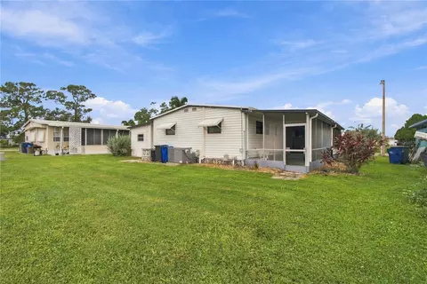 104 52nd Avenue Plz E, Bradenton, FL 34203 photo 4