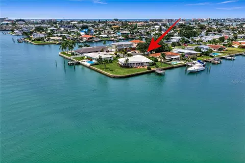 11625 6th St E, Treasure Island, FL 33706