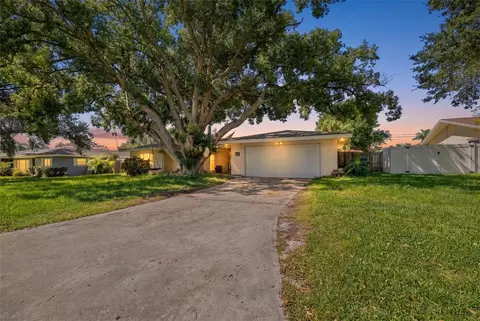 1356 Woodcrest Ave, Clearwater, FL 33756