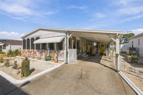 3407 Tiki Dr, Holiday, FL 34691
