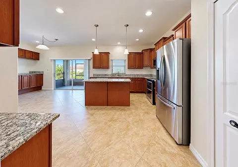 Kitchen - 12130 Streambed Dr, Riverview, FL 33579 photo 4 of 6