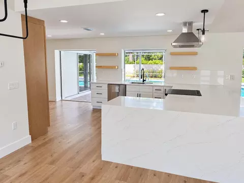 Kitchen - 102 Windward Dr, Osprey, FL 34229 photo 3 of 5