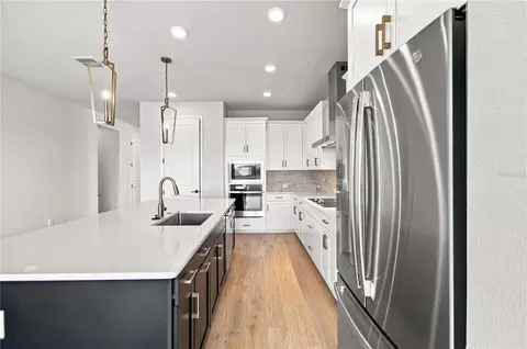 Kitchen - 5129 Chattahoochee Bnd, Saint Cloud, FL 34771 photo 4 of 5