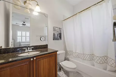 Bath - 19153 Geraci Rd, Lutz, FL 33558 photo 2 of 5