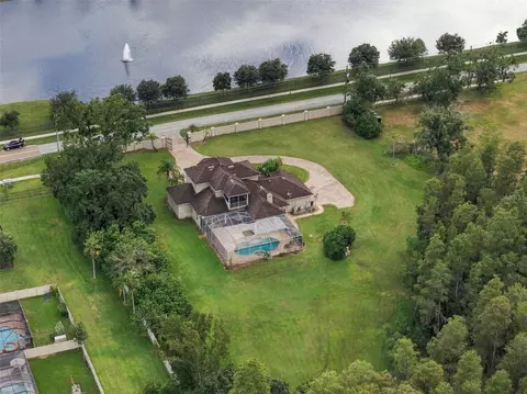 View/Area - 19153 Geraci Rd, Lutz, FL 33558 photo 4 of 10