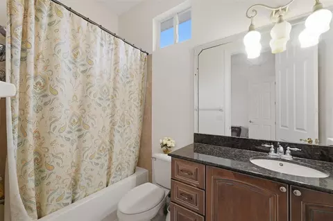 Bath - 19153 Geraci Rd, Lutz, FL 33558 photo 3 of 5