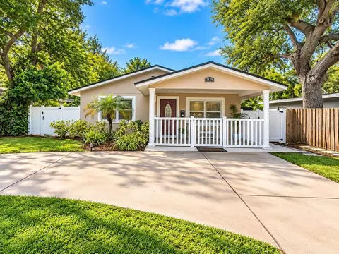 2429 Park St N, Saint Petersburg, FL 33710