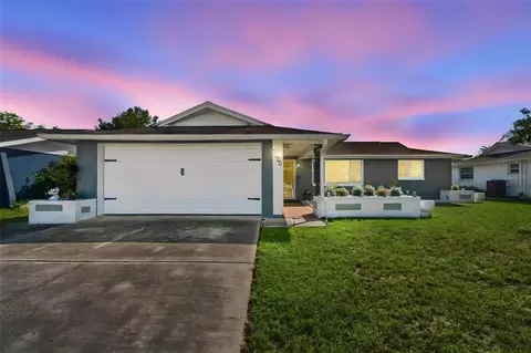 9520 Glen Moor Ln, Port Richey, FL 34668