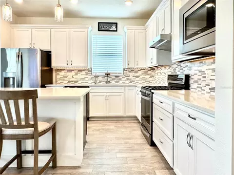 Kitchen - 2707 River Creek Ln, Saint Cloud, FL 34771 photo 3 of 7