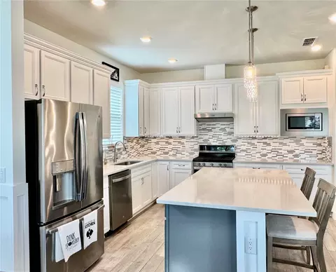 Kitchen - 2707 River Creek Ln, Saint Cloud, FL 34771 photo 4 of 7