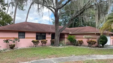 505 Village Oak Dr, Tarpon Springs, FL 34689