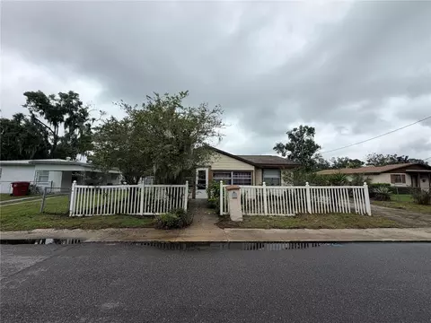 1104 E Warren St, Plant City, FL 33563