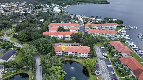 1800 Mariner Dr #4, Tarpon Springs, FL 34689