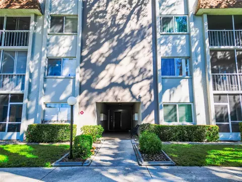 1520 Glen Oaks Dr E #244, Sarasota, FL 34232