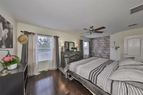 Bedroom - 13914 Chalk Hill Pl, Riverview, FL 33579 photo 3 of 10