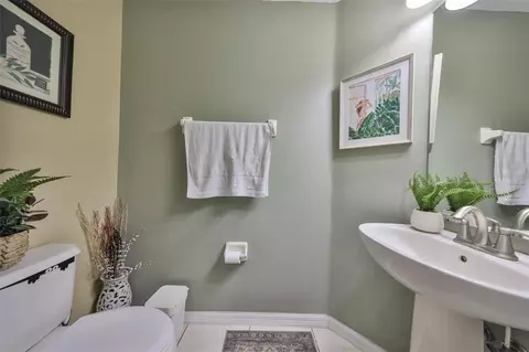 Bath - 13914 Chalk Hill Pl, Riverview, FL 33579 photo 1 of 4