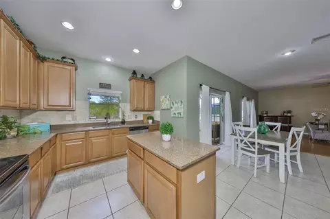 Kitchen - 13914 Chalk Hill Pl, Riverview, FL 33579 photo 1 of 5