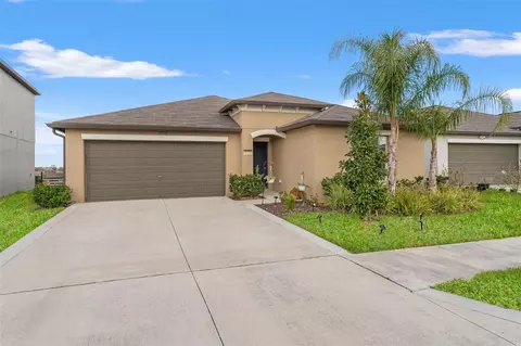 Exterior - 31713 Sun Kettle Loop, Wesley Chapel, FL 33545 photo 8 of 16