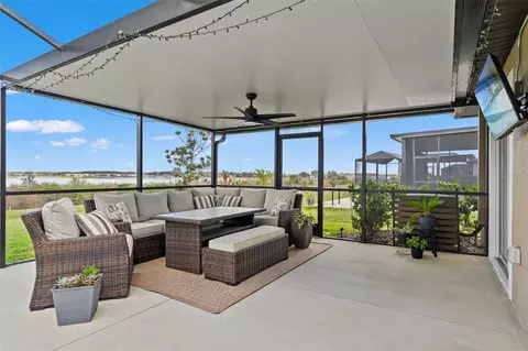 Exterior - 31713 Sun Kettle Loop, Wesley Chapel, FL 33545 photo 6 of 16