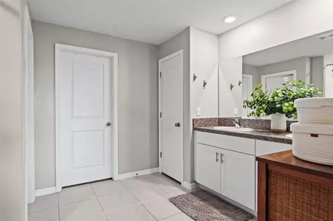 Entry Way - 31713 Sun Kettle Loop, Wesley Chapel, FL 33545 photo 5 of 6