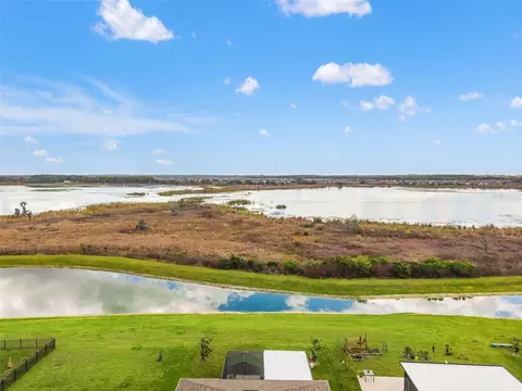 View/Area - 31713 Sun Kettle Loop, Wesley Chapel, FL 33545 photo 4 of 9