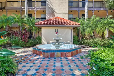 2400 Feather Sound Dr #1121, Clearwater, FL 33762